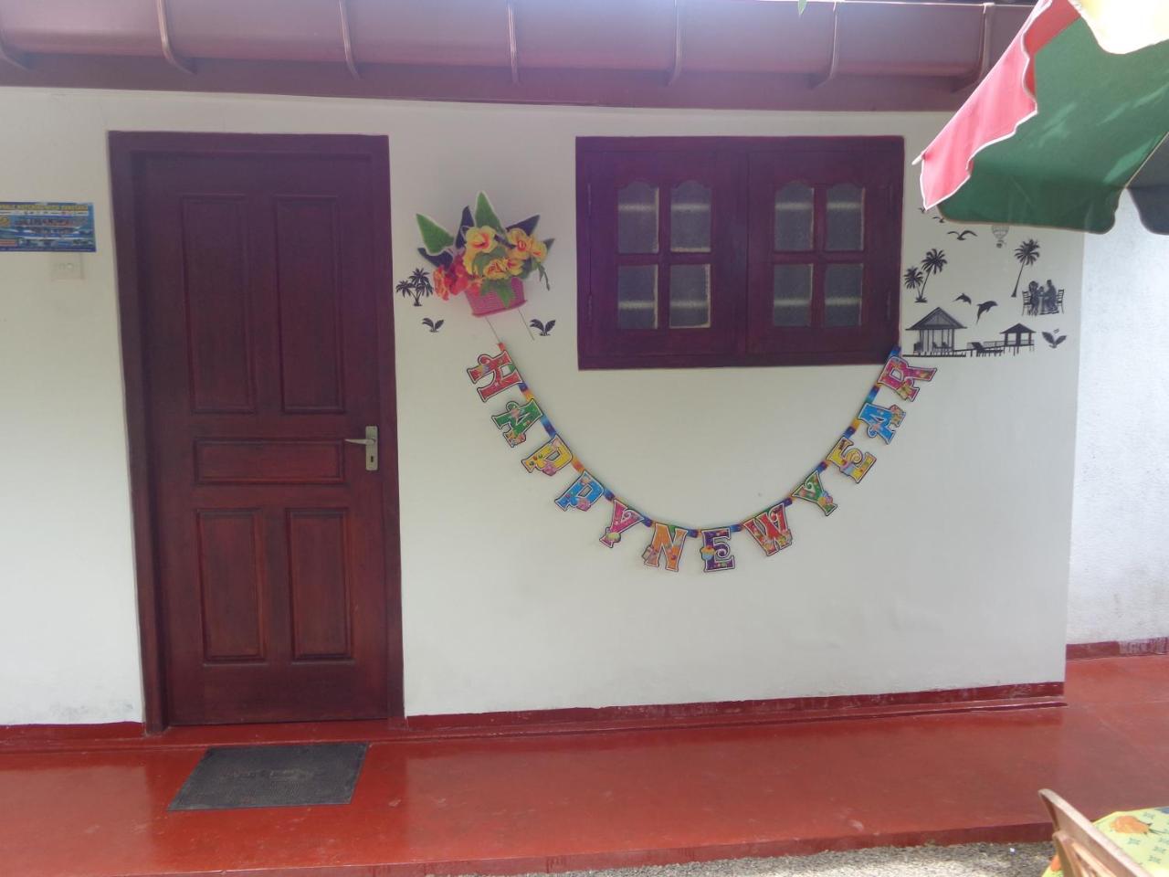 Vestal Wood Palace Hotel Mirissa Exterior photo